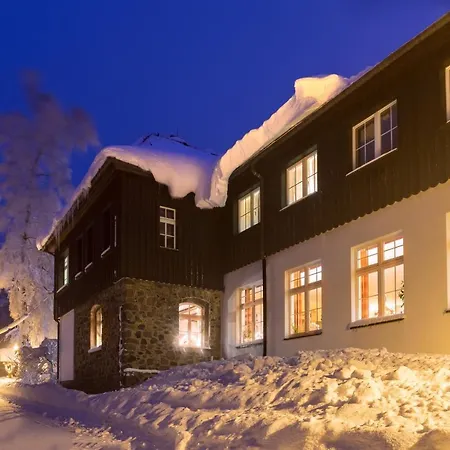 Buerger- Und Berggasthaus Szálloda